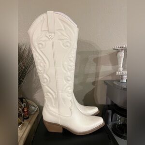 Women’s Kenzie Tall Western Boots with Memory Foam Insole – Wild Fable 7.5